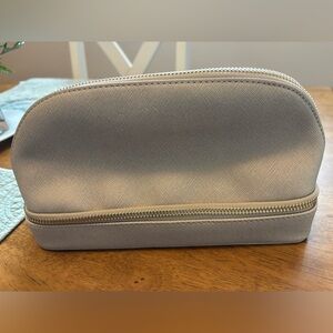 Stackers brand makeup/jewelry case